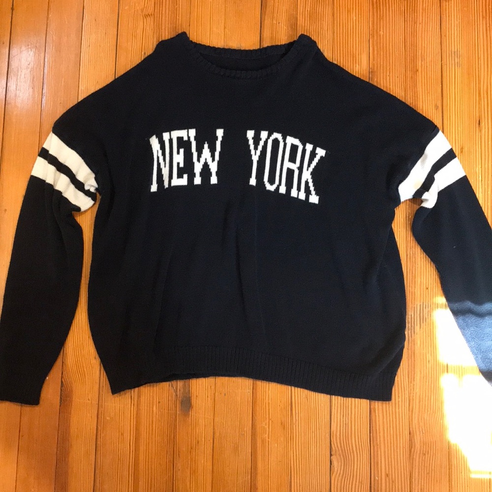 Blue Brandy Melville sweater w white decoration